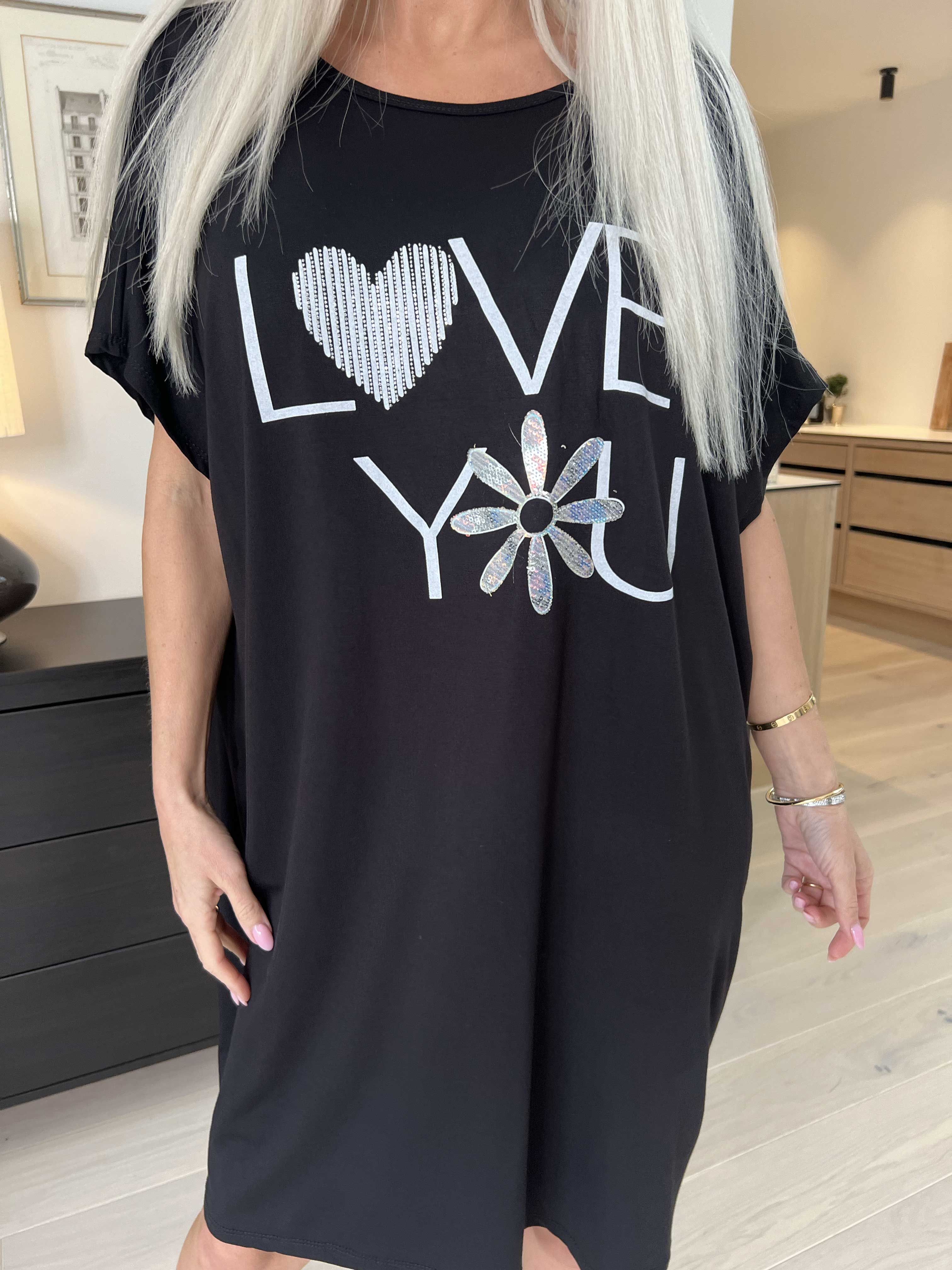 Edina - T-shirtklänning med tryck i viskosblandning